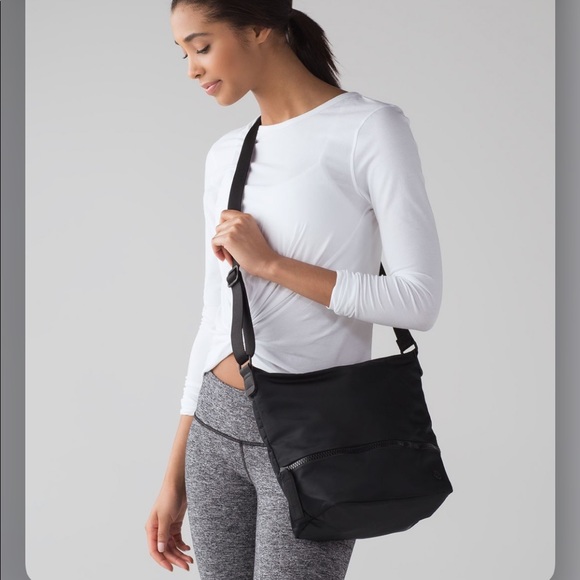 lululemon crossbody bag